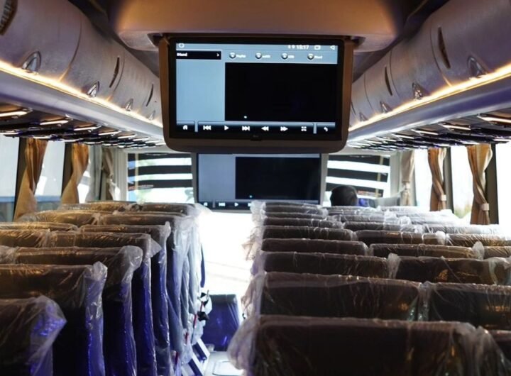 Mengapa Lagu Jadi Lebih Enak Didengar saat Naik Bus? Rahasia di Balik Sensasi yang Familiar
