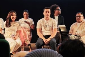 "Siapa Dia": Lagu Cinta yang Menghubungkan Generasi dalam Film Musikal Garin Nugroho